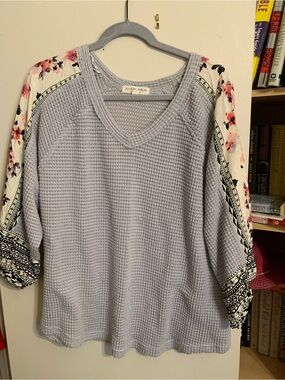 Lavender Waffle V‑Neck Blouse with Floral Accent Sleeves
